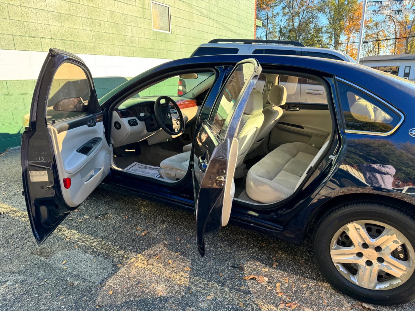 2007 BLUE Chevrolet Impala (2G1WB58K879) , located at 307 West Marshall Avenue, Longview, TX, 75601, (903) 753-3091, 32.500828, -94.742577 - Photo#3